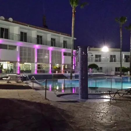 费德亚尼亚花园酒店 圣纳帕