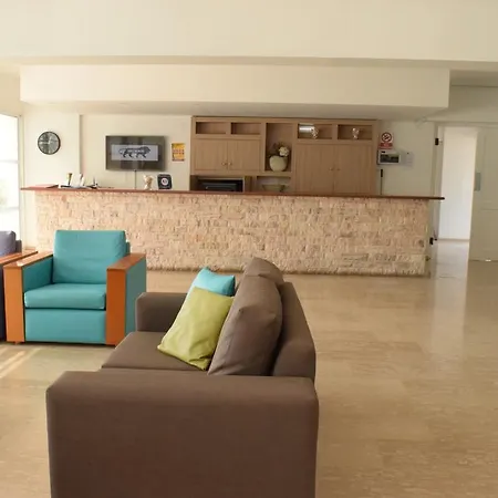Hotel Fedrania Gardens 2*